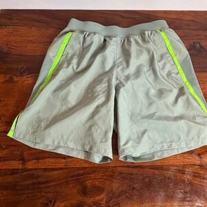 Under Armour Mens Gray Neon Green‎ Stripe Fitted Lined Athletic Shorts Medium